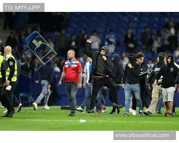 西甲激战AC米兰5-0狂胜巴萨赛后点评引发热议与反思